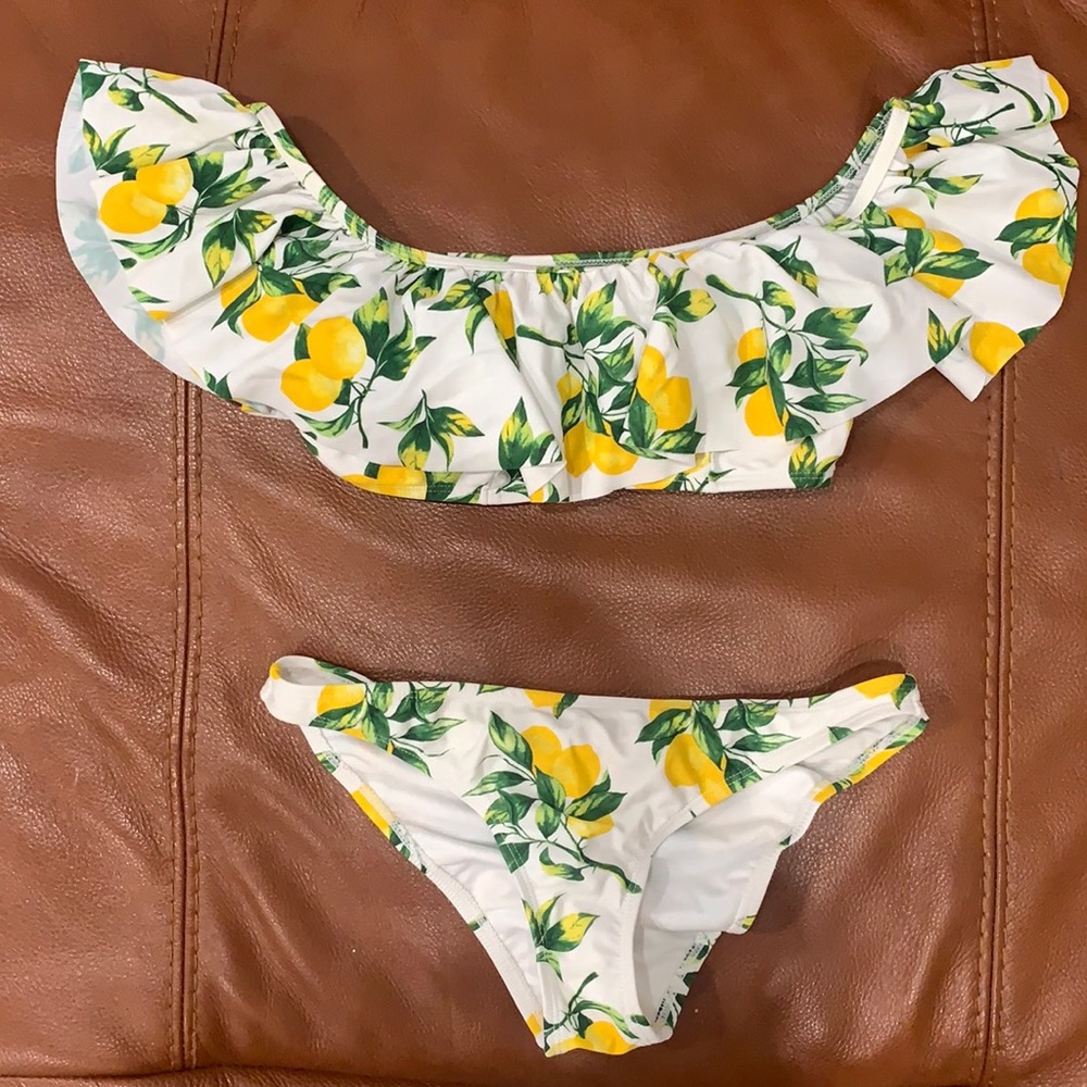 Lemon bikini